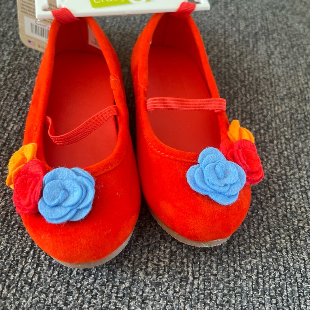 Crazy 8 Red Dress Shoes with Floral Details